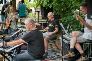 Moondogs-Mangoldstrausse-05 Moondogs Mangoldstrauße